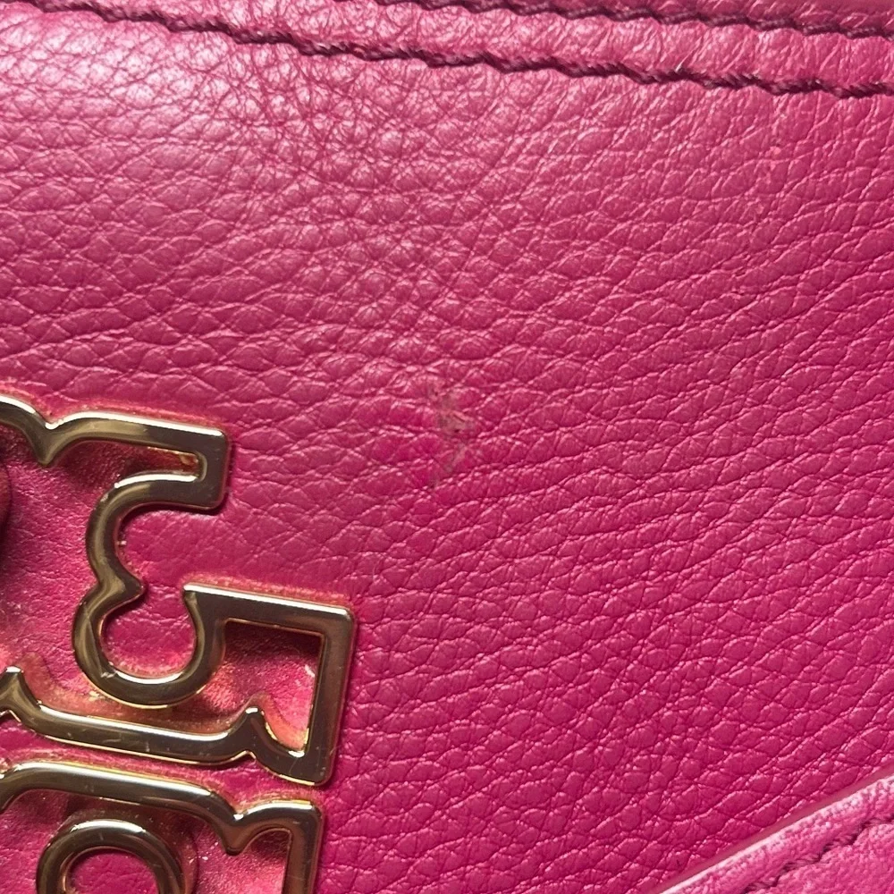 Tory Burch Britten Pebbled Slouchy Tote Shoulder Purse Magenta Pink & Gold